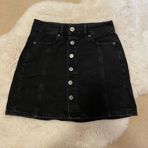 American Eagle Black Denim Skirt (Size 00)